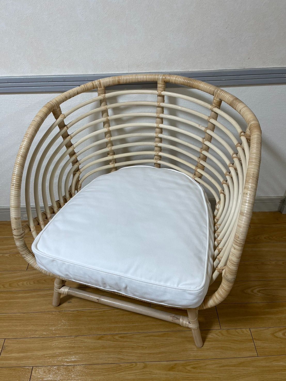 カリモク家具 ダイニングチェア 肘無し 合皮 ベージュ系 WU5305 日本製