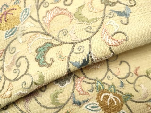 紬地 花唐草文