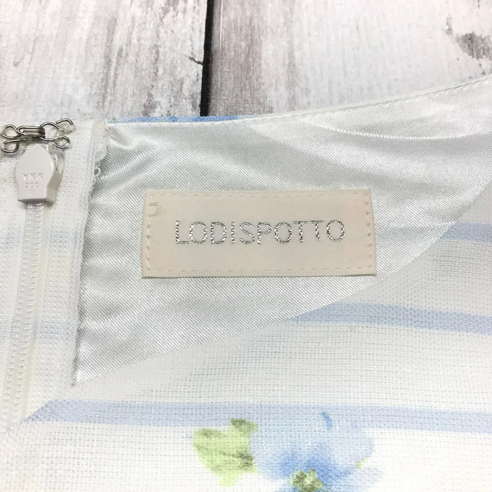 新品【 LODISPOTTO 】ロディスポット フラワープリント パフスリーブ 