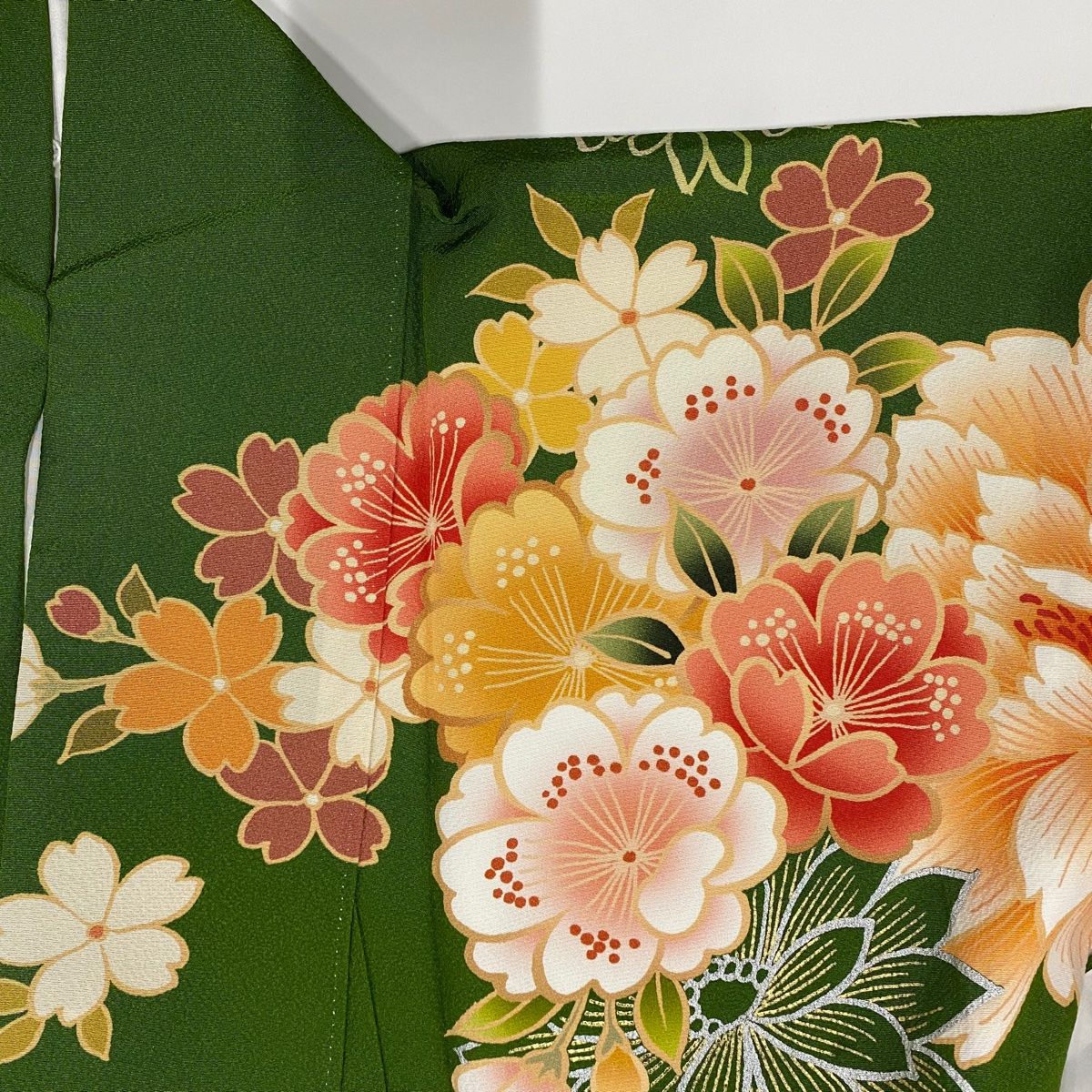 振袖 身丈177.5cm 裄丈70cm L 袷 桜 草花 金糸 金銀彩 緑 正絹