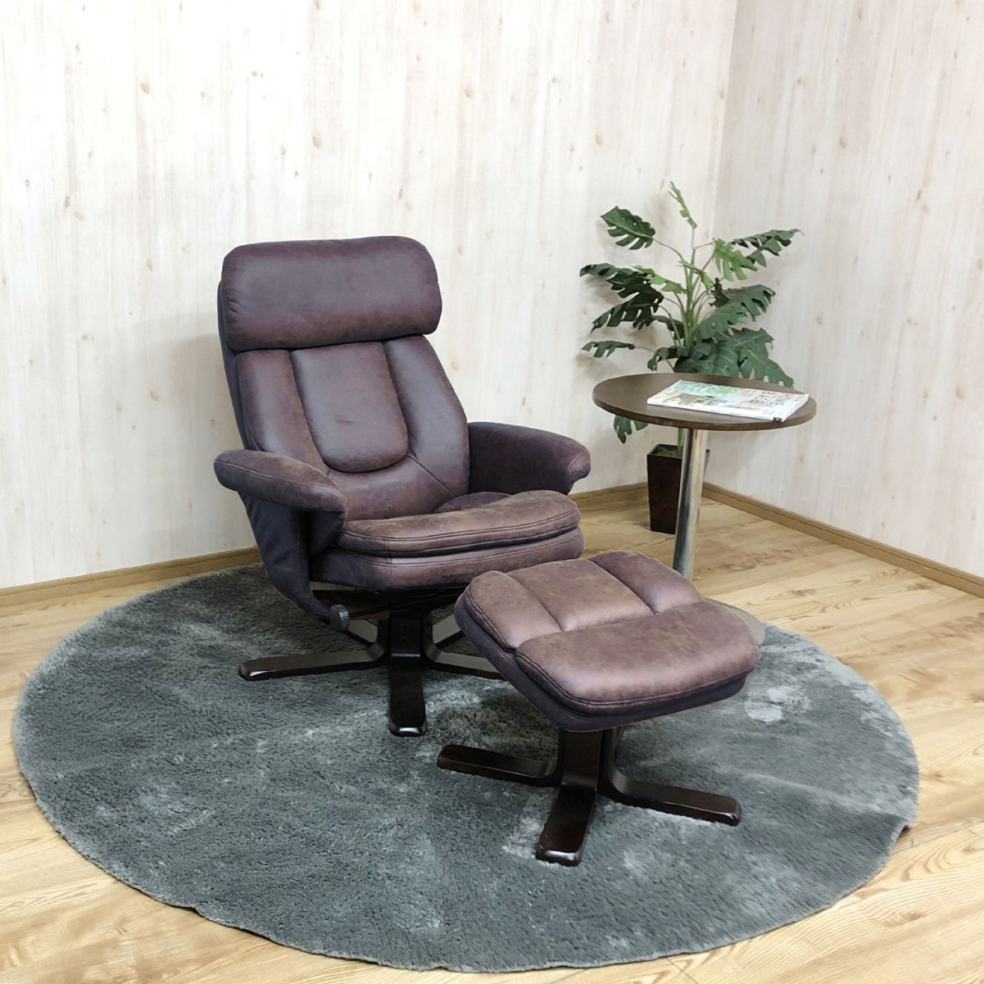 引っかきキズに強い！最大145°リクライニング可能！オットマン付き360