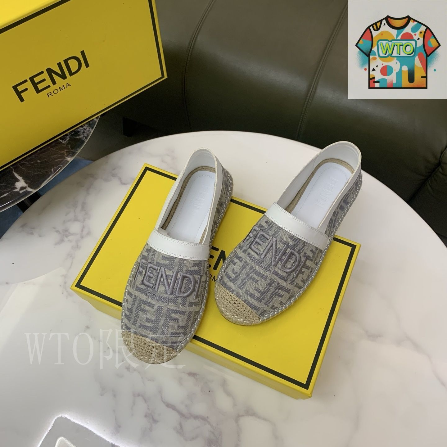 FENDI　フェンディ　ブラウン　ゴールド　ローファー　スリッポン　靴 FENDI （未使用保管品）フェンディ オーロック ズッカ O Lock