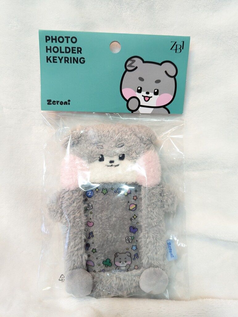 ZEROBASEONE 2025 POP-UP GUN WOOK PHOTO CARD HOLDER KEYRING
