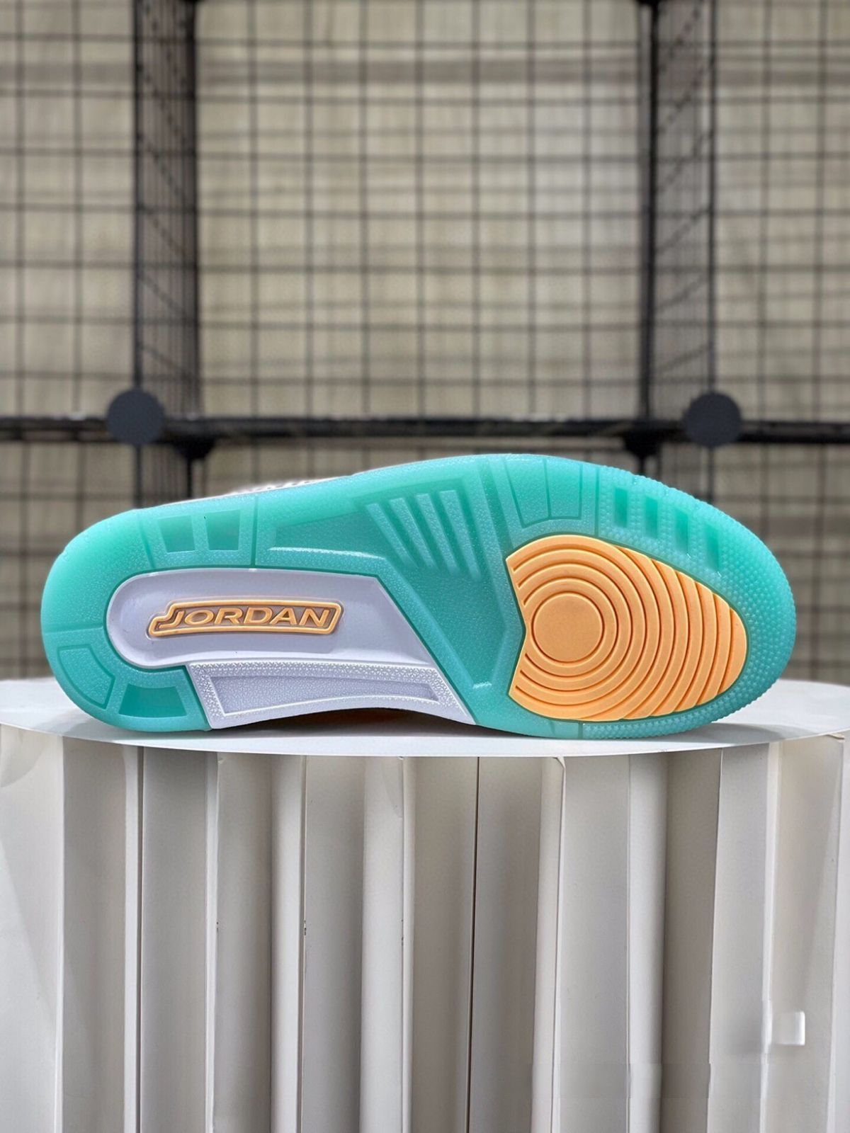 ナイキ JORDAN LEGACY312 27cm 新品未使用　箱無　別箱 箱無値引27cm 新品未使用タグ付き【NIKE 】エアジョーダン