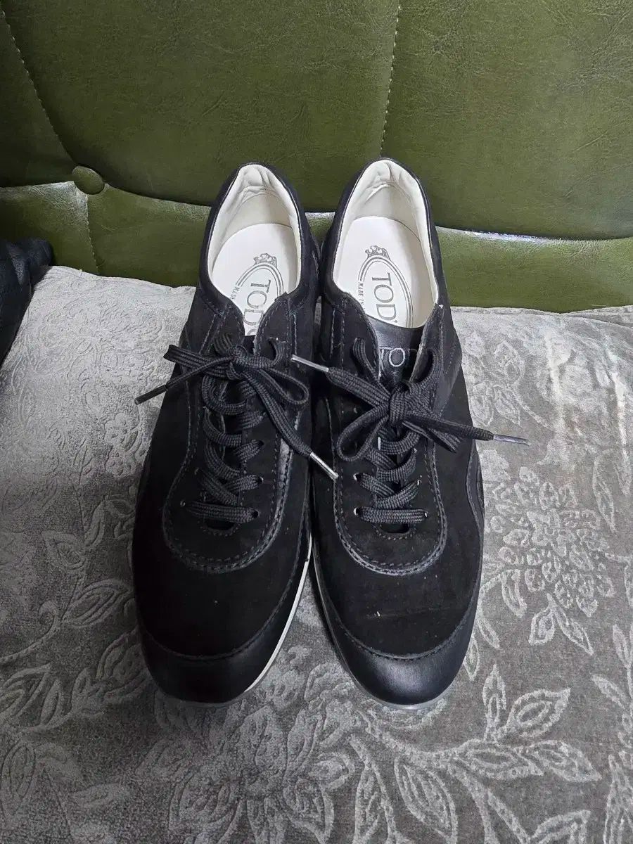 TOD'S(トッズ) レディース スニーカーズ 36 2 ／ 1 235 」 ほぼ新品