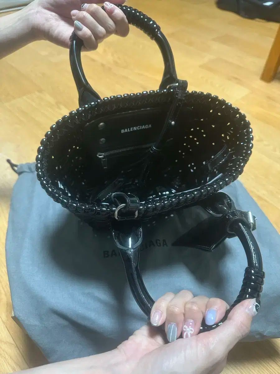 BALENCIAGA ビストロXS黒 Balenciaga ビストロ バスケットバッグ XS