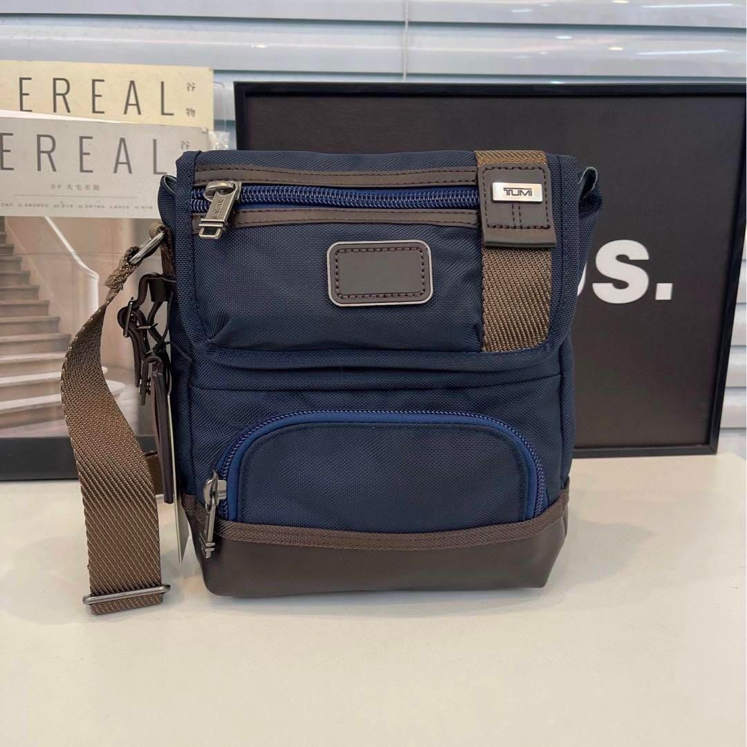 新品 TUMI ALPHA BRABO ボディバック ネイビー 青 222306 - メルカリ 