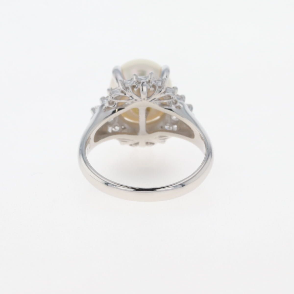 在庫一掃】 パール デザインリング プラチナ 指輪 メレダイヤ 真珠  