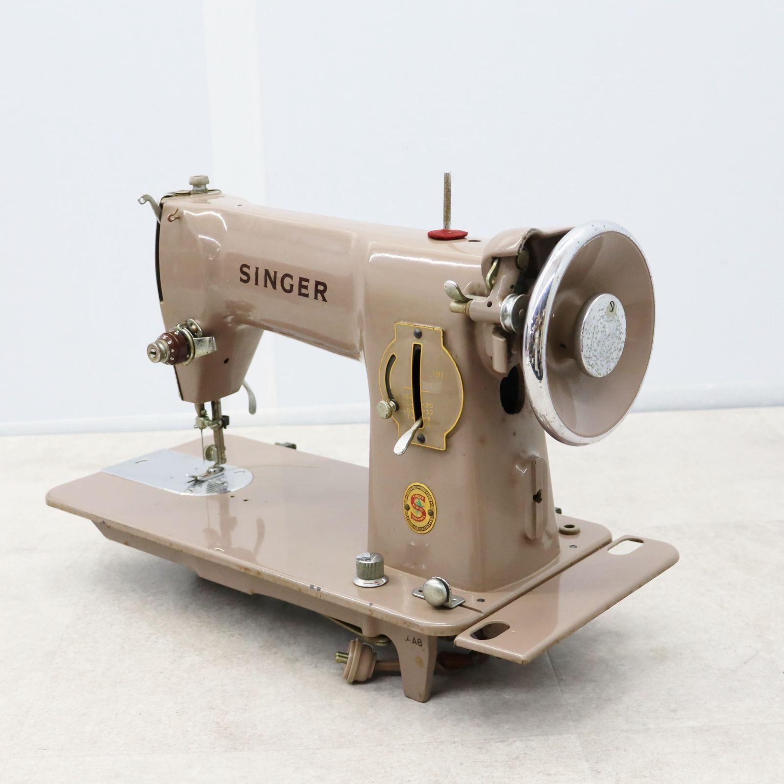 美品 SINGER シンガー アンティークミシン J-A8 通電確認済み Yahoo!オークション -「singer j-a8」の落札相場・落札価格