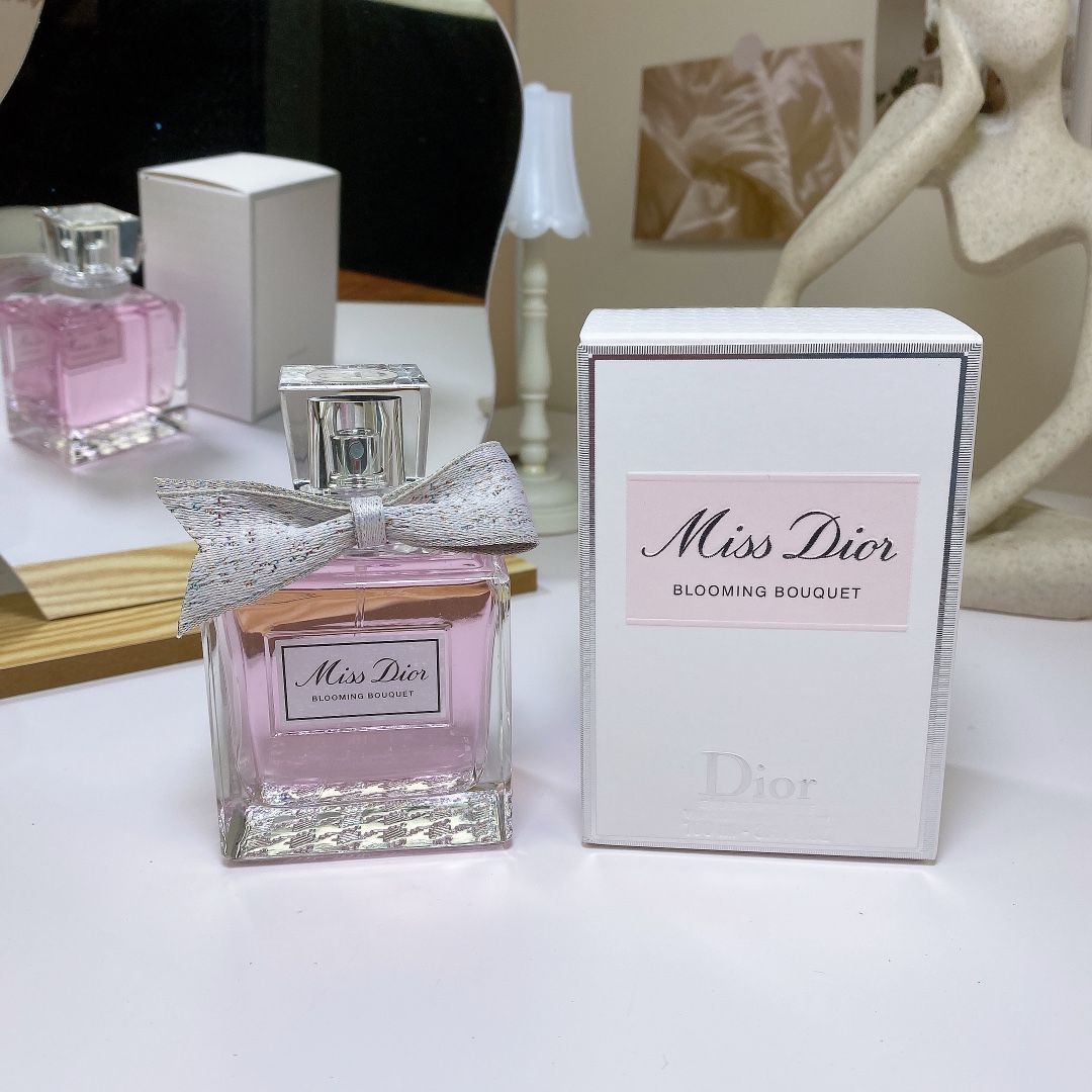 Dior ミス ディオール シェリー ブルーミング ブーケ エード