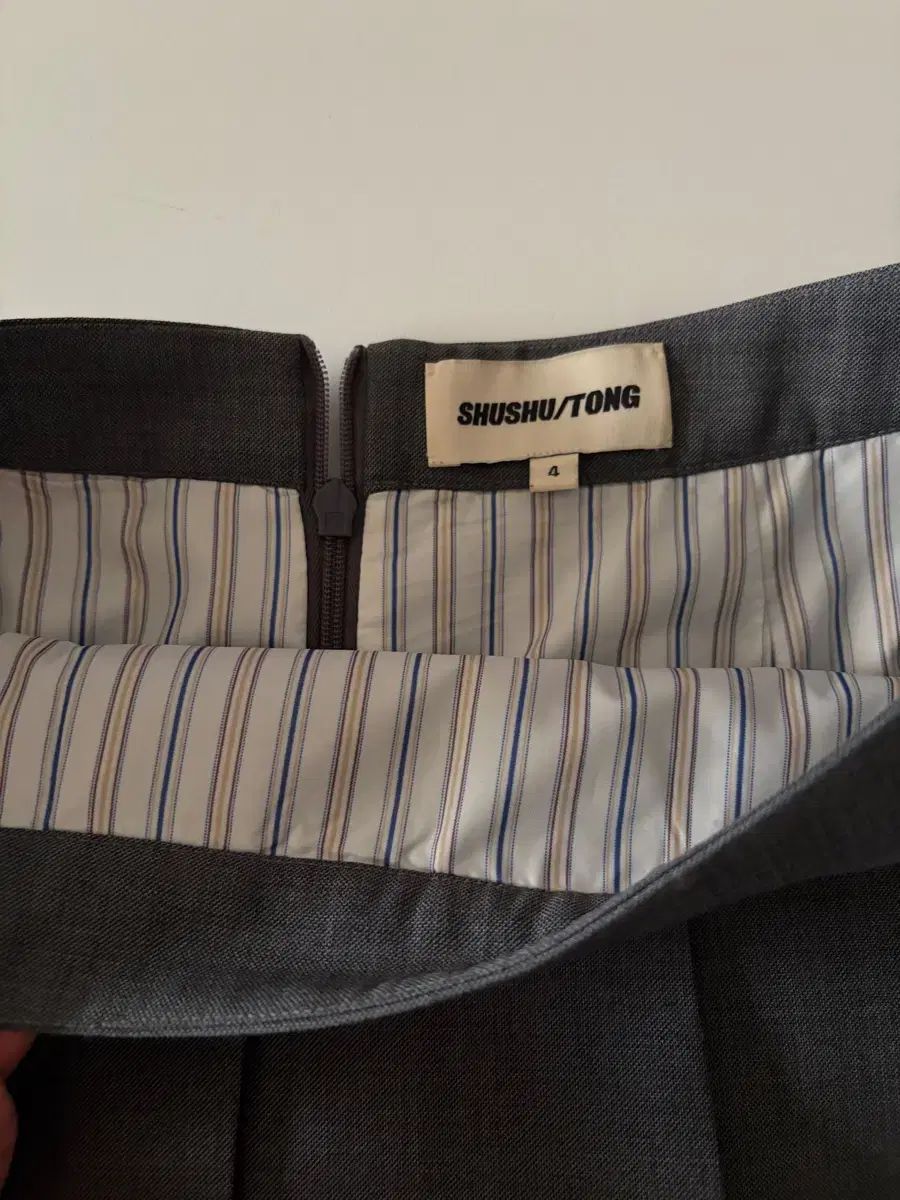 シュシュ통 プリーツ