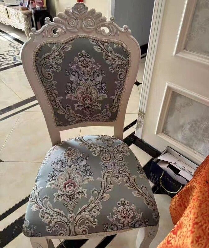 月末のみ限定セール！ロココ調装飾彫刻と薔薇柄の布張りヨーロッパ調アンティーク椅子 月末のみ限定セール！ロココ調装飾彫刻と薔薇柄の布張りヨーロッパ調
