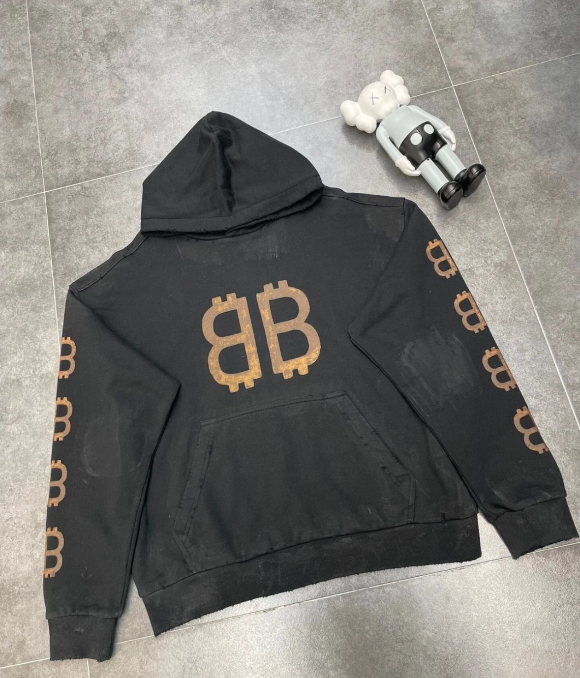 BALENCIAGA CRYPTO HOODIE ミディアム フーディ - メルカリ