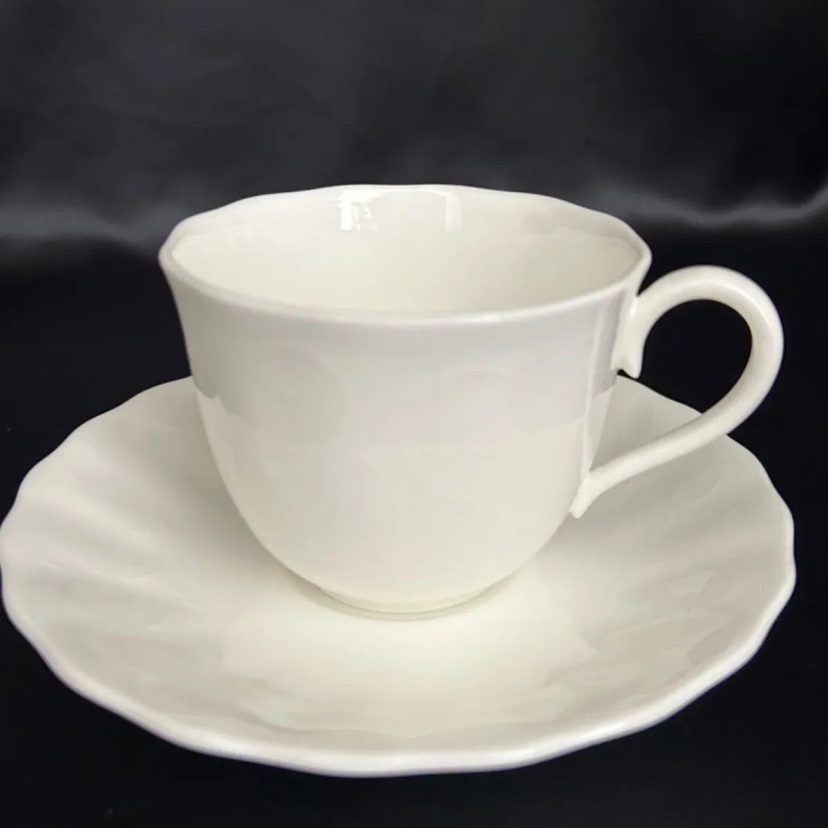 未使用 Noritake ノリタケ クリスティーナホワイト カップ & ソーサー 5客セット 白磁 コーヒー ティー デミタスカップ 更紗紋 レリーフ  BONE CHINA ボーンチャイナ AH13 - メルカリ