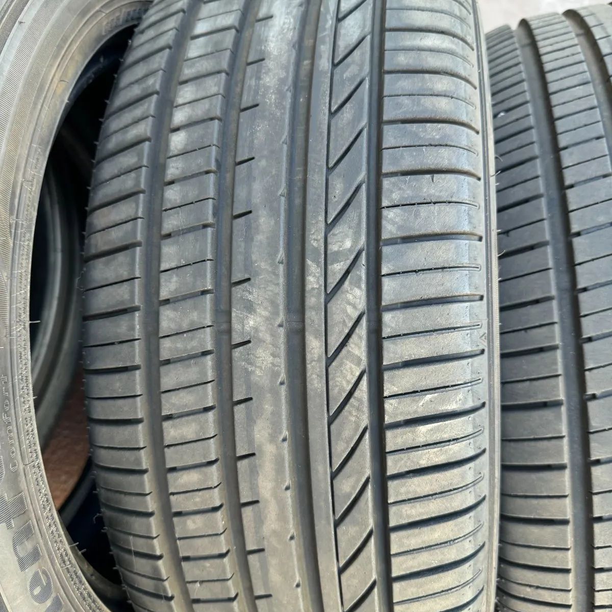 グッドイヤー　225/50R17　中古タイヤ４本セット！