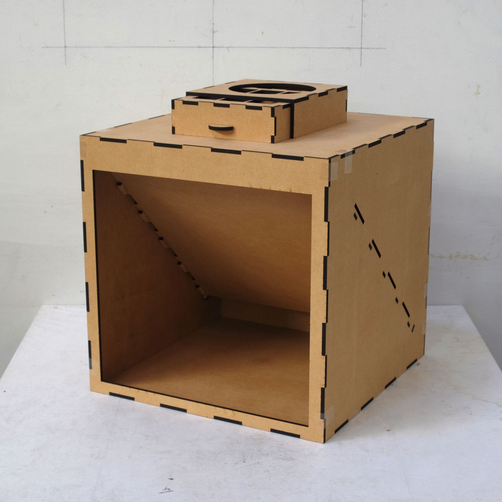 【受注生産品】 塗装ブース組み立てキット防水コート済み メルカリ - 300x300x300mm 模型製作用品