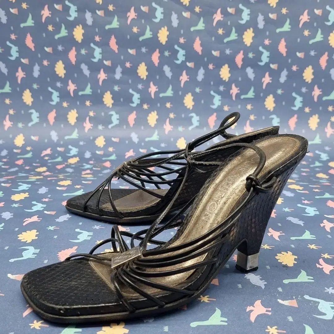 Louis Vuitton(ルイヴィトン) ウエッジサンダル 35 5 220 - メルカリ