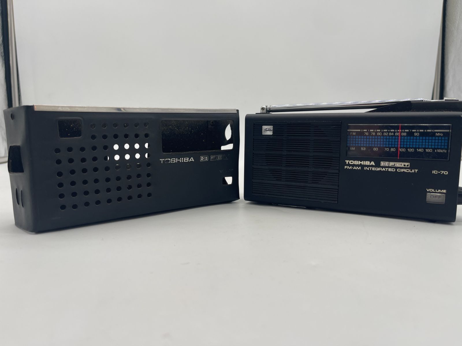 【動作品】希少 TOSHIBA IC-70 RP-73F 専用ケース付き ラジオ 動作品】希少 TOSHIBA IC-70 RP-73F 専用ケース付き ラジオ