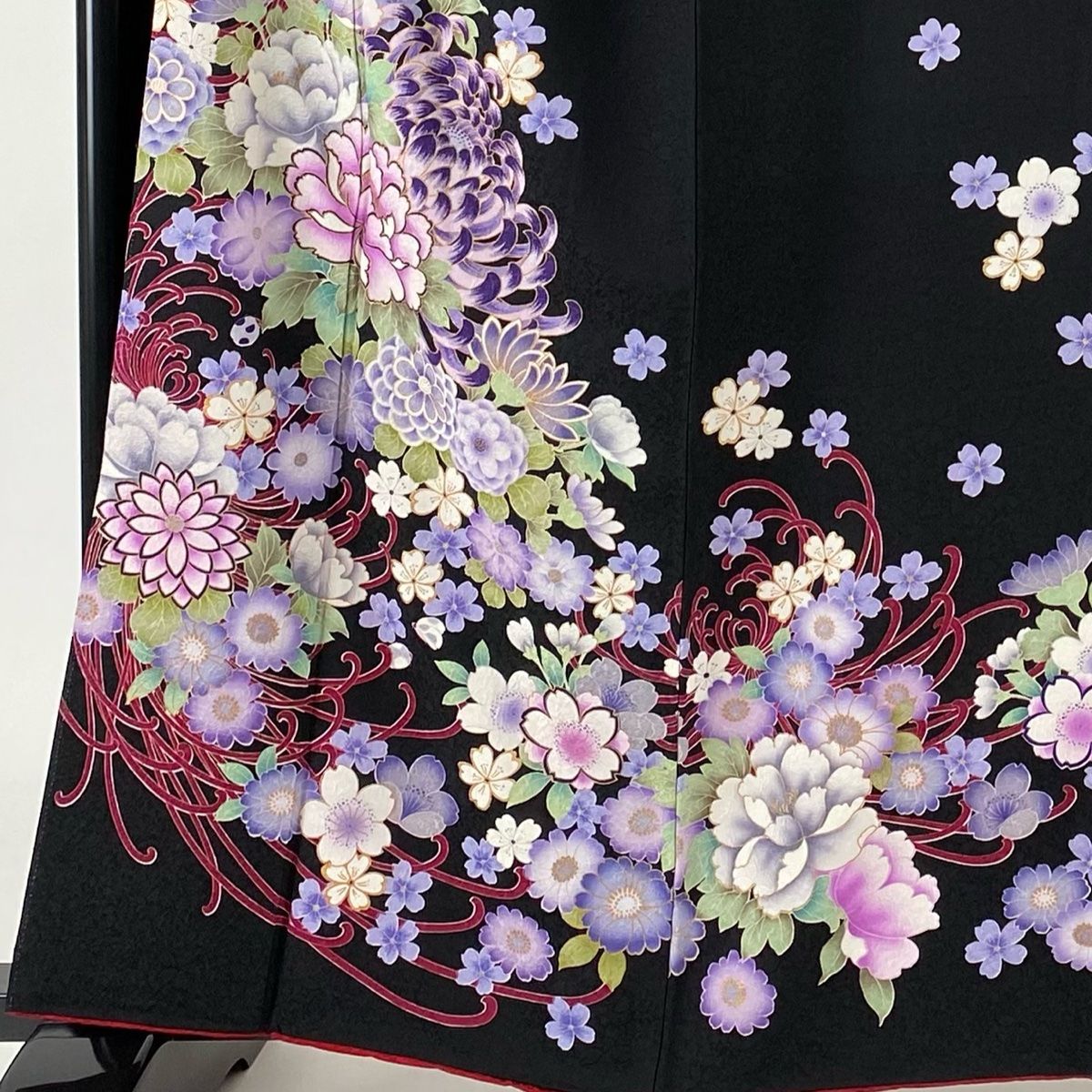 振袖　正絹　黒地　身丈165㎝ 振袖 身丈162cm 裄丈65cm M 袷 牡丹 菊 金彩 黒 正絹 名品