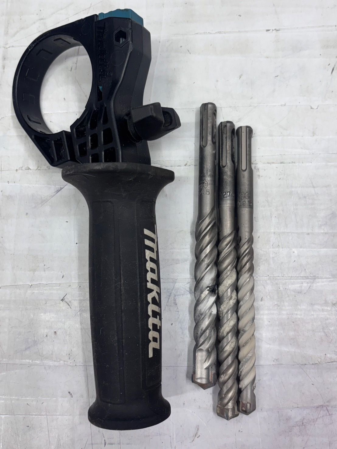 28mm充電式ハンマドリル HR001GDXV