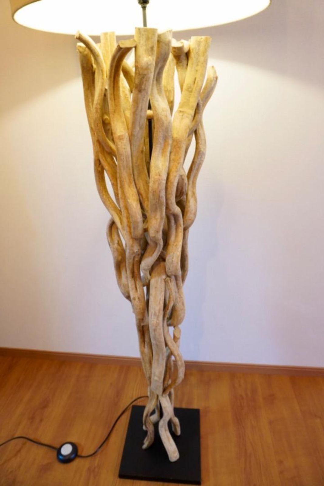 フロアランプ 流木風