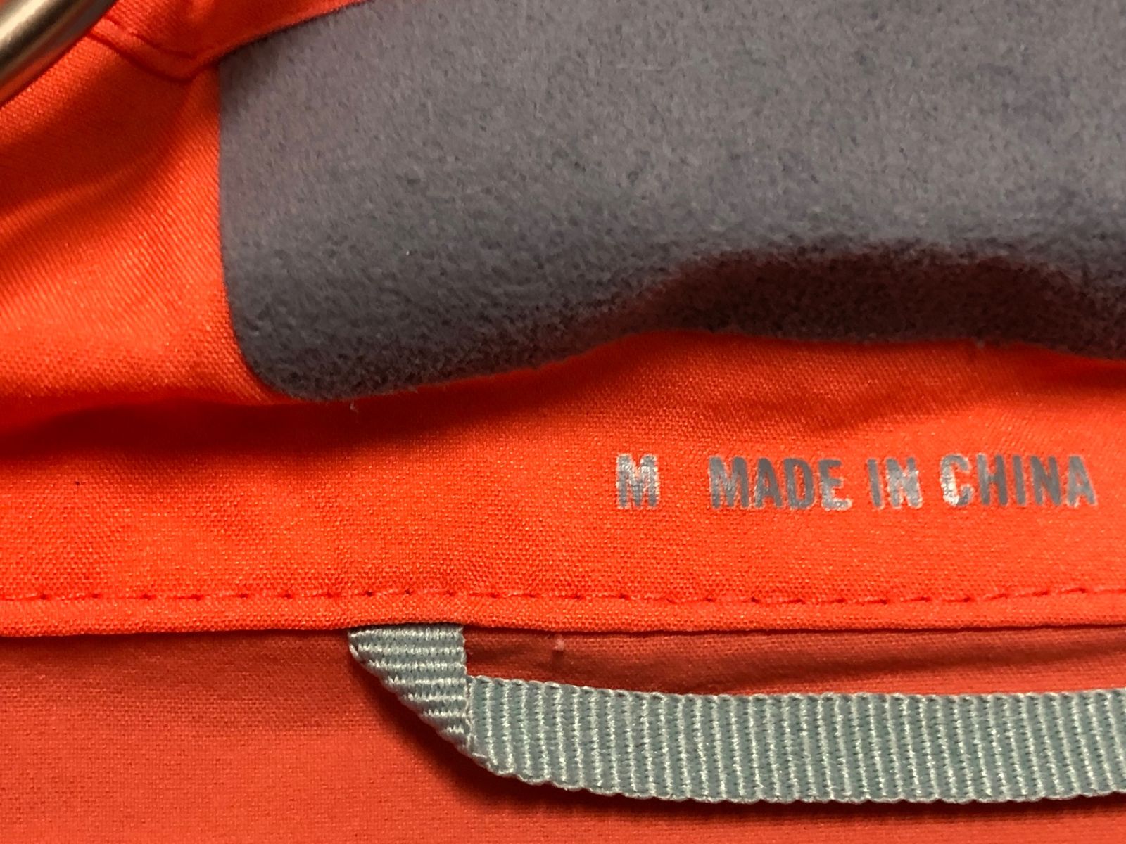 ラファ Rapha クラシックウインドジャケット　メンズXSサイズ　オレンジ IO016 ラファ Rapha クラシックウィンドジャケット CLASSIC WIND