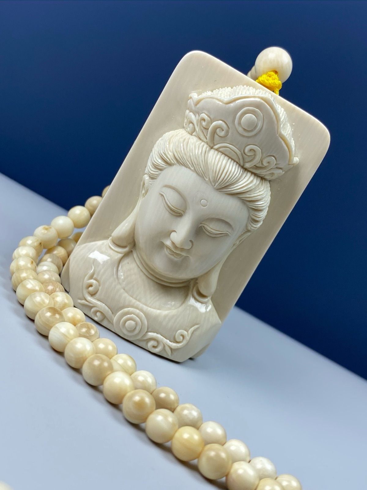 天然マンモス牙美しい手作り彫刻 観音菩萨 ペンダント 天然マンモス牙