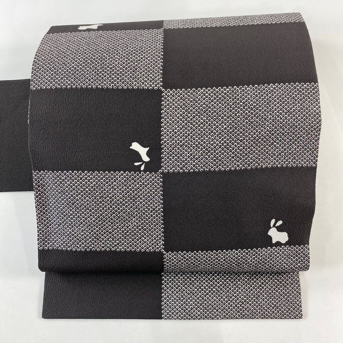 名古屋帯 うさぎ 疋田柄 焦茶色 正絹