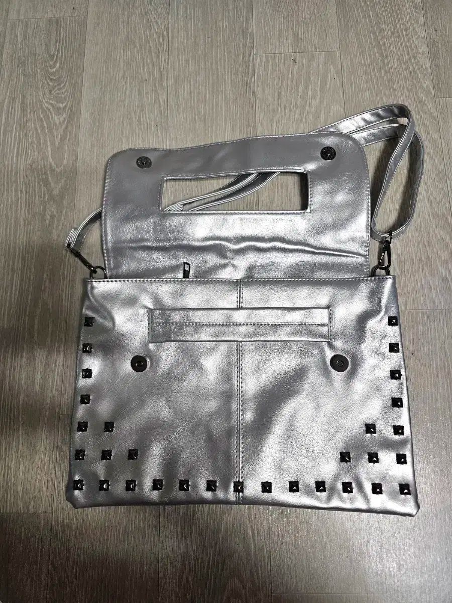 未使用 クラッチ & クロスバッグ GUCCI グッチ グッチシマ 未使用 クラッチ & クロスバッグ GUCCI グッチ グッチシマ