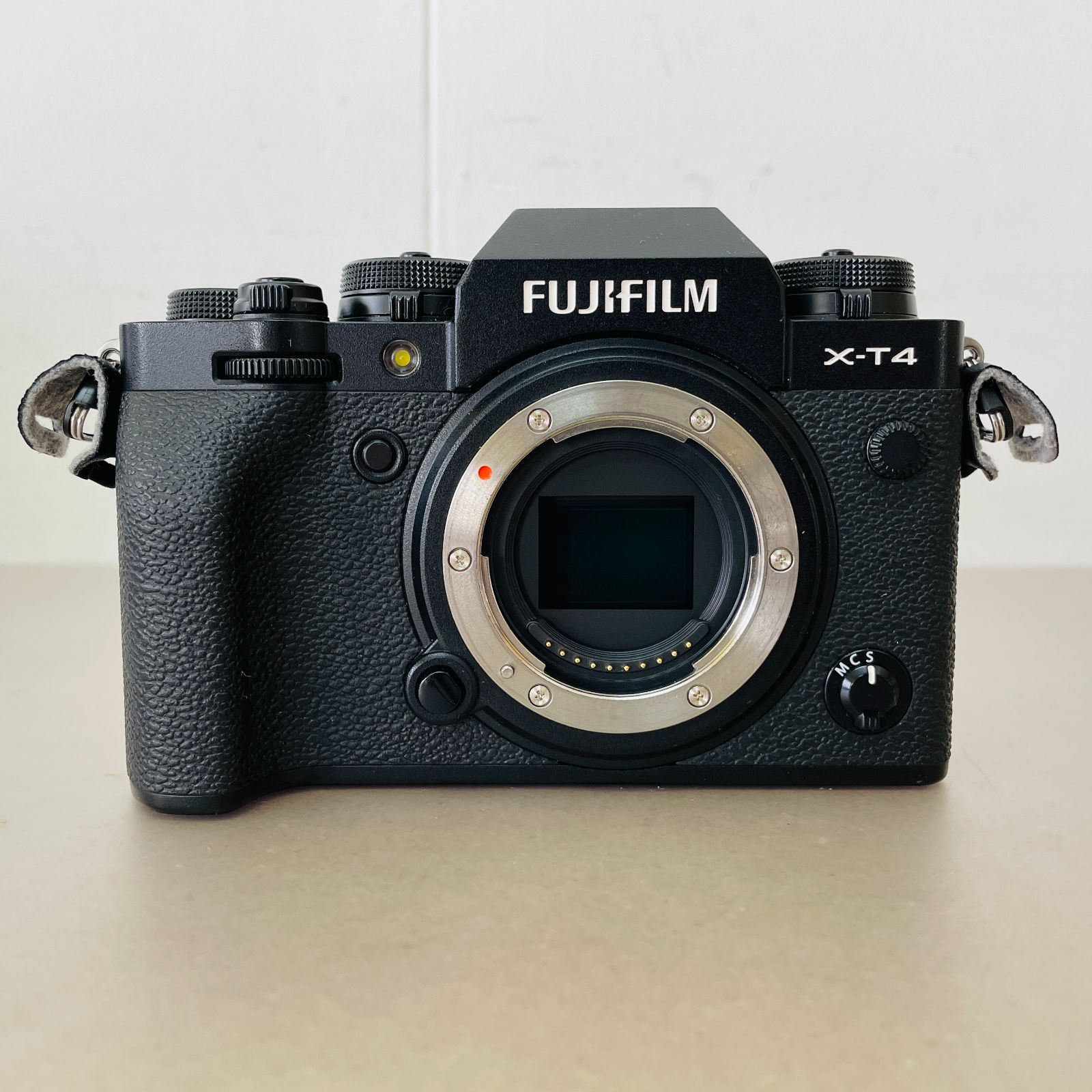 FUJIFILM X-T4 ボディ ブラック シャッター回数5,587枚 付属品完備