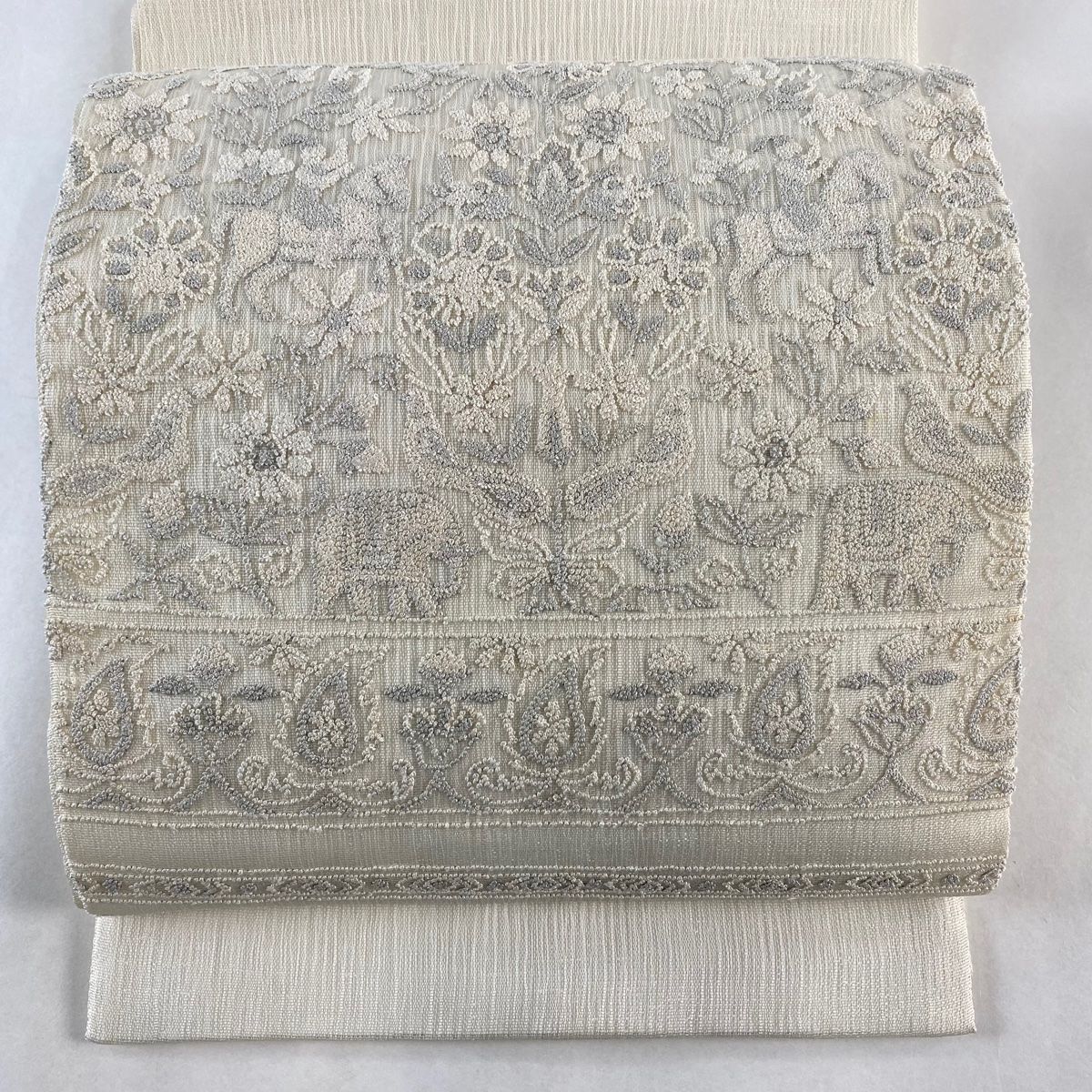 袋帯 名品 夏帯 草花 動物 相良刺繍 白 お太鼓柄 正絹