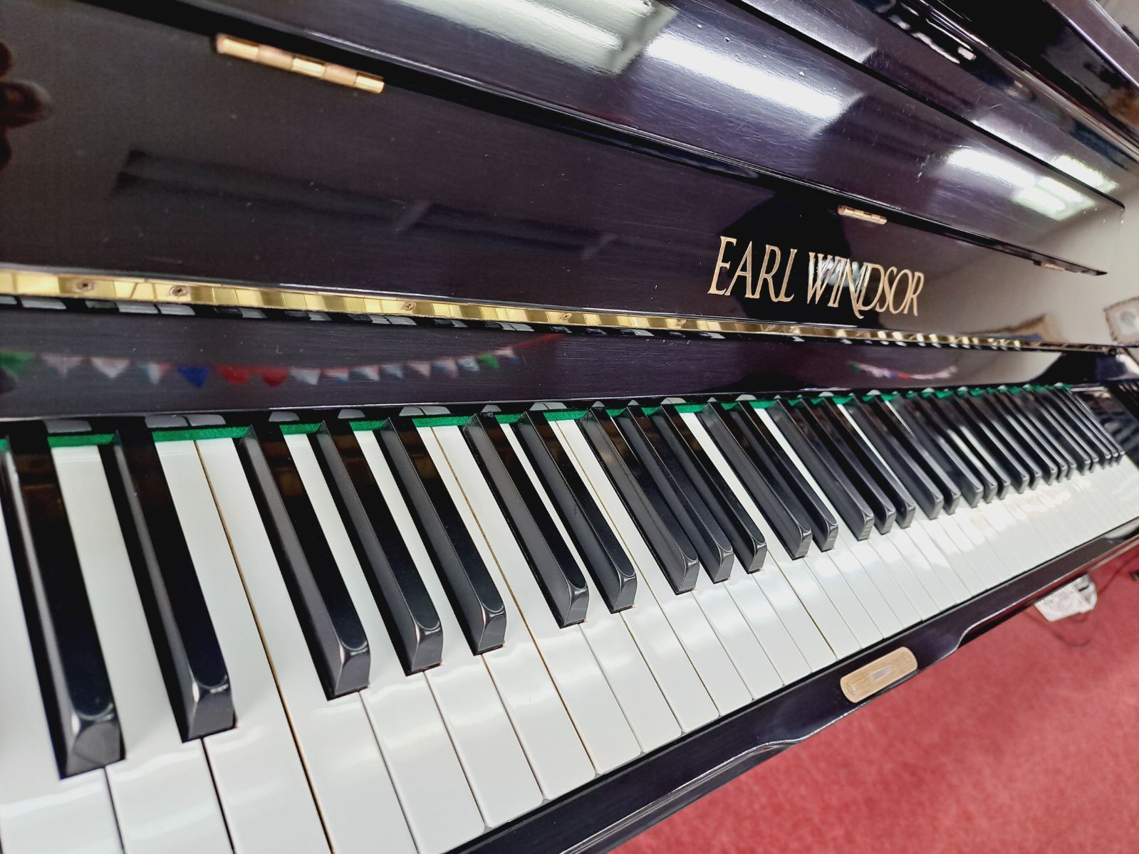 送料込み クリーニング済み 再入荷 5年保証 猫脚 国産 アップライトピアノEARLWINDSOR