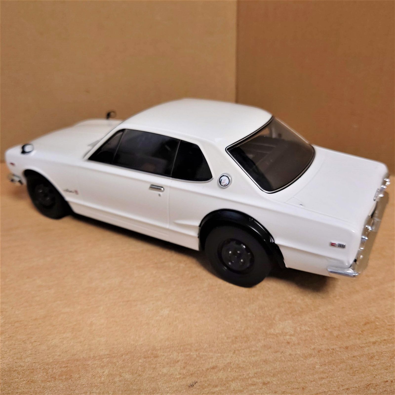 1/18 日産GT-R ハコスカ ホワイト スカイライン2000GT-R - メルカリ