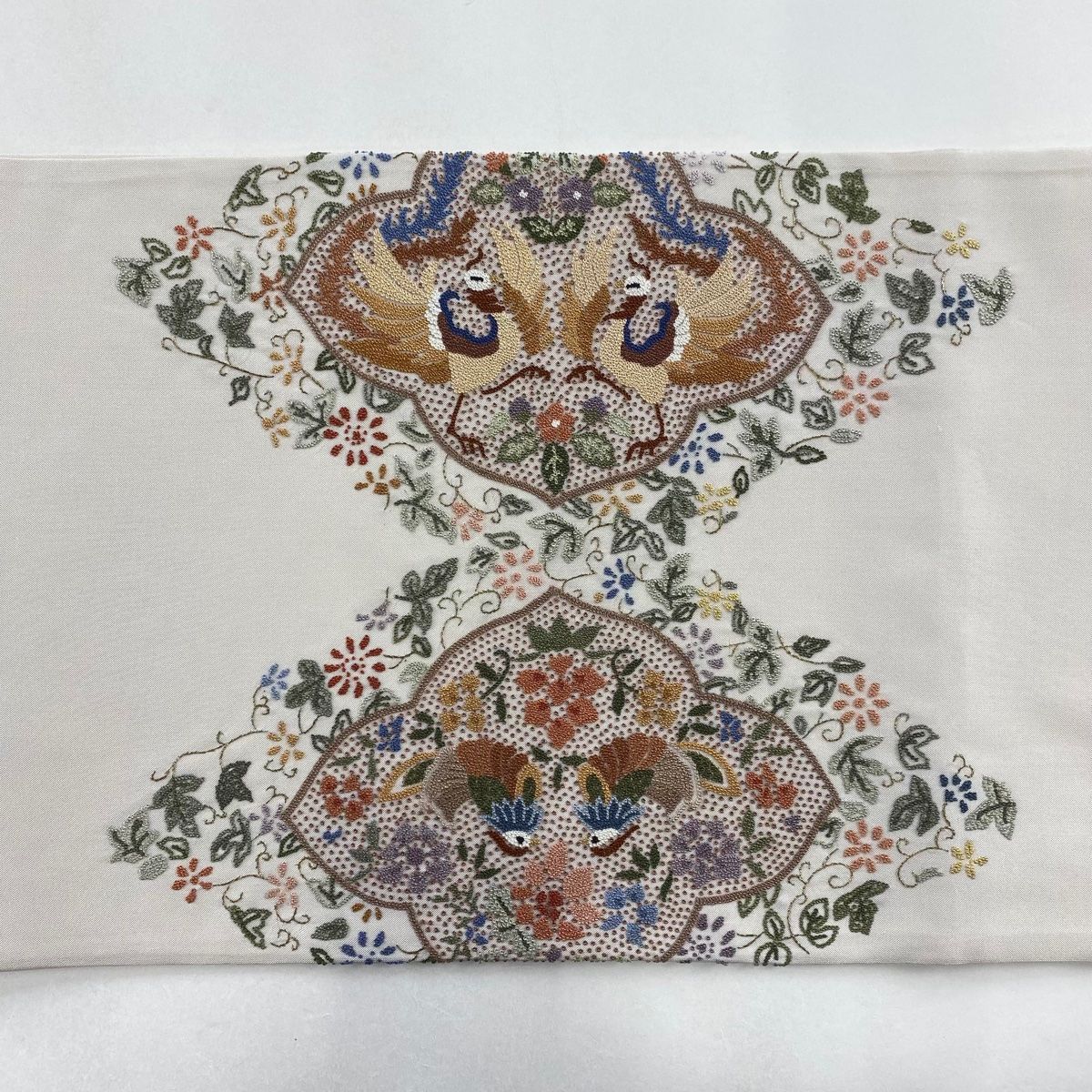 唐花模様　白花　金糸　ベージュカラー　袋帯　着物　124a p 唐花模様 白花 金糸 ベージュカラー 袋帯 着物 124a p 唐花模様 白花