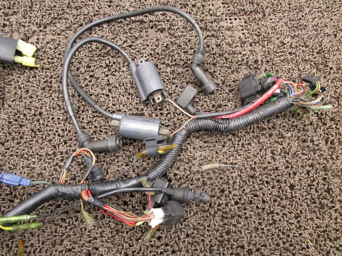 ルネッサ メインハーネス △A4278 CDI レギュレター イグニッションコイル スターターリレー 4DN ヤマハ 4DN キャブ車 動画有