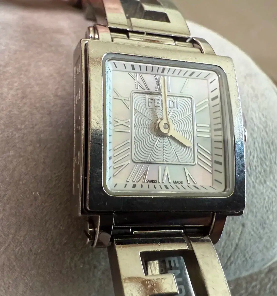 FENDI クアドロ ミニスクエア 美品✨フェンディ FENDI クアドロミニ