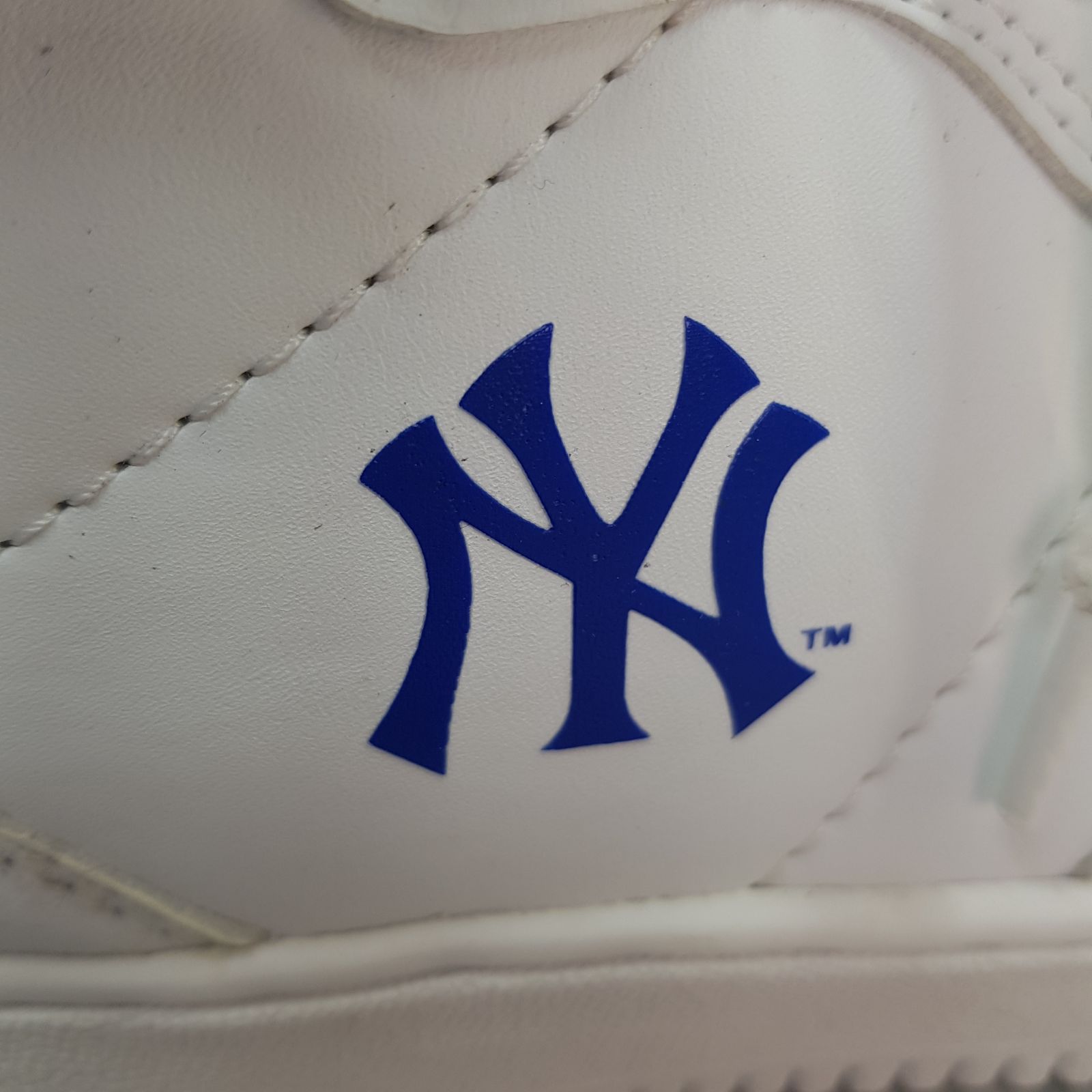 未使用品 ユニセックス MLB New York Yankees/ニューヨーク・ヤンキース ハイカットスニーカー メジャーリーグ ホワイト シューズ 靴 楽天市場】26.5cm ラストワンサイズ メンズ ハイカットスニーカー あす