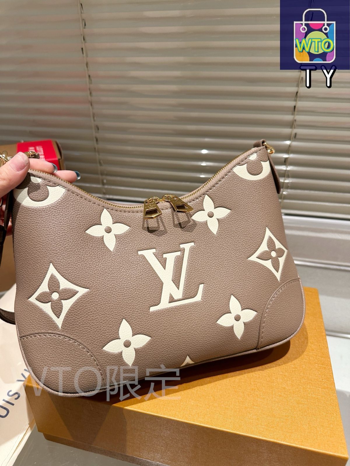 今日WTO】Louis Vuitton モノグラム ハーフムーンバッグ