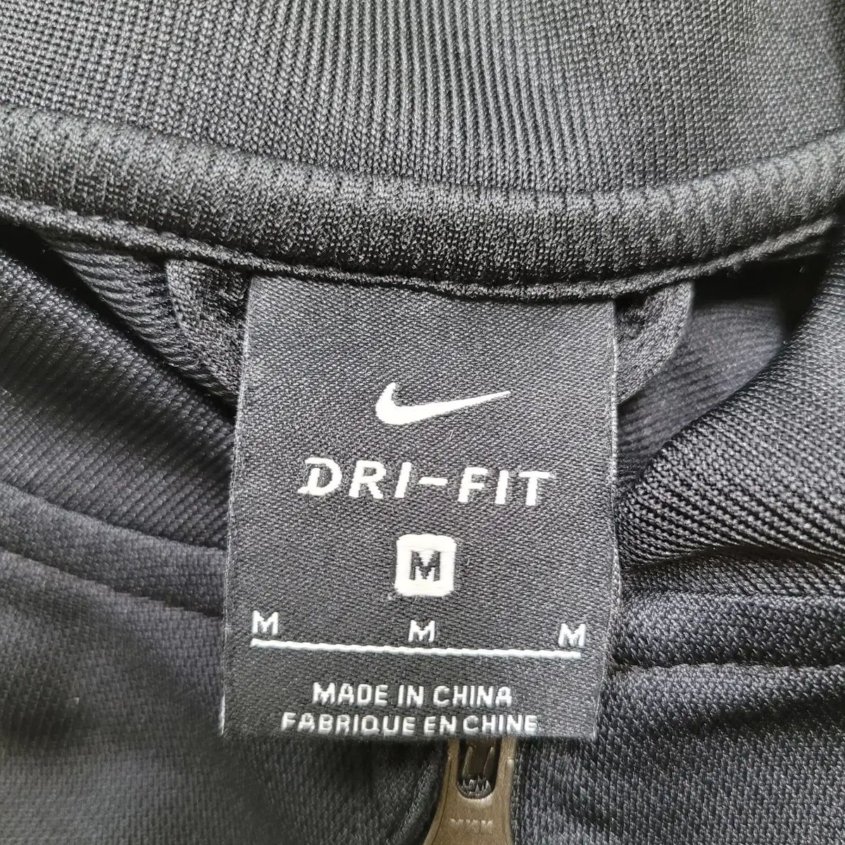 【奈良岡功大着用モデル】victor ビクターのハーフパンツ Lサイズ　ホワイト 奈良岡功大着用モデル】victor ビクターのハーフパンツ Lサイズ