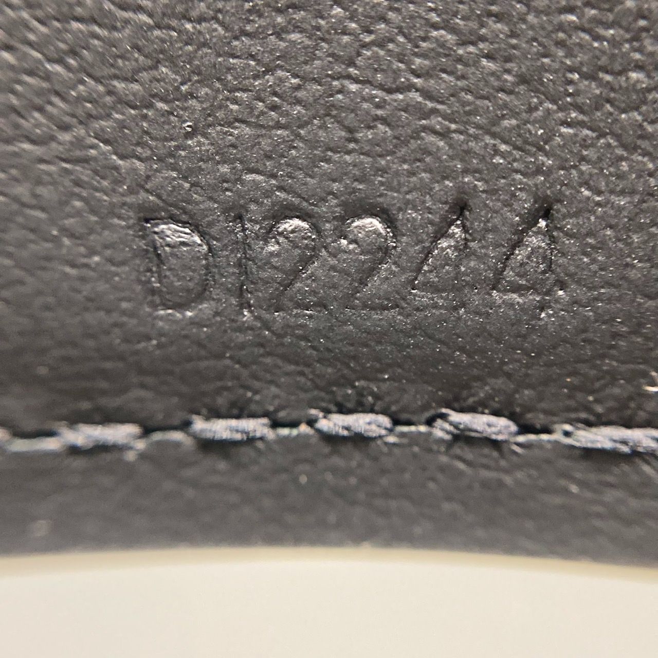 美品 LOUIS VUITTON カチューシャ モノグラム M94557 LOUIS VUITTON