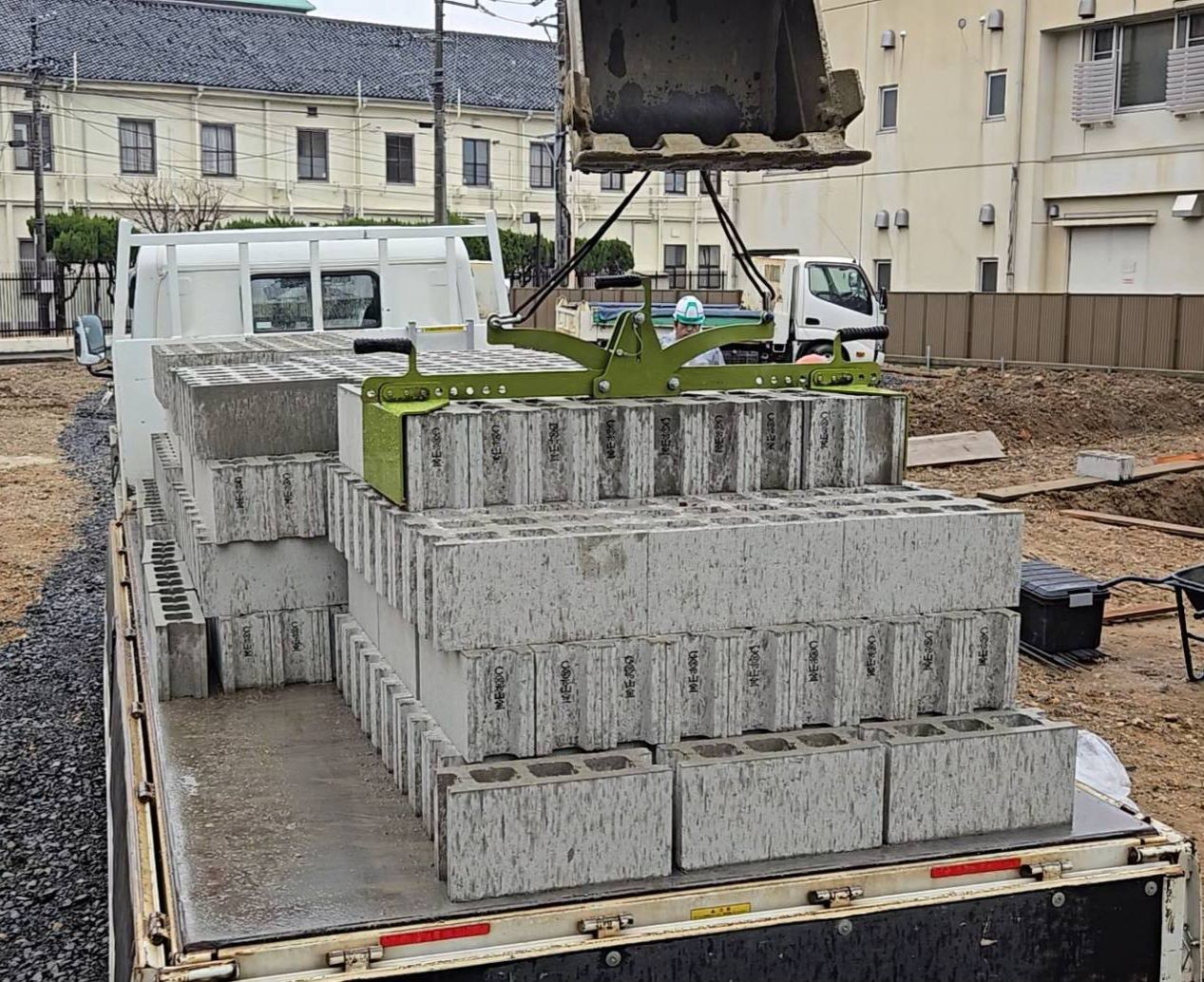 ワニブロ® コンクリートブロック吊りクランプ