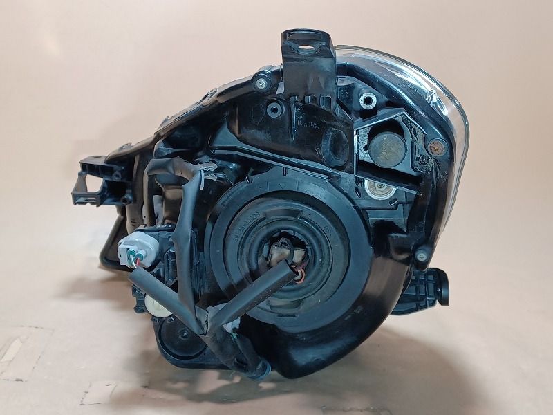 コーティング済 ヴィッツ NSP135 右ヘッドランプ ヘッドライト F コイト 52-238 81130-52D20 1F7