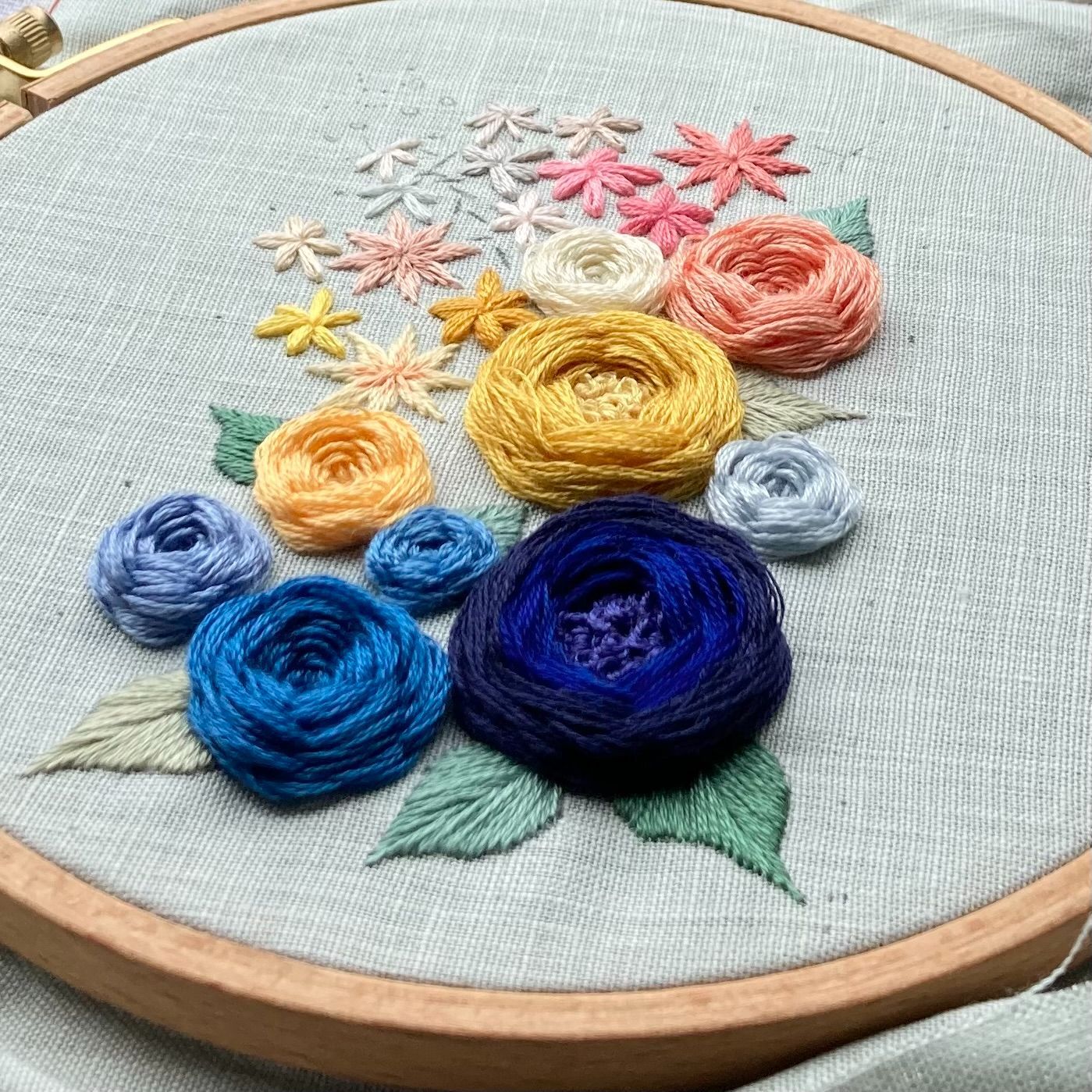 刺繍の額縁 インテリアのアート 刺繍の壁掛け 刺繍の絵画 - メルカリ