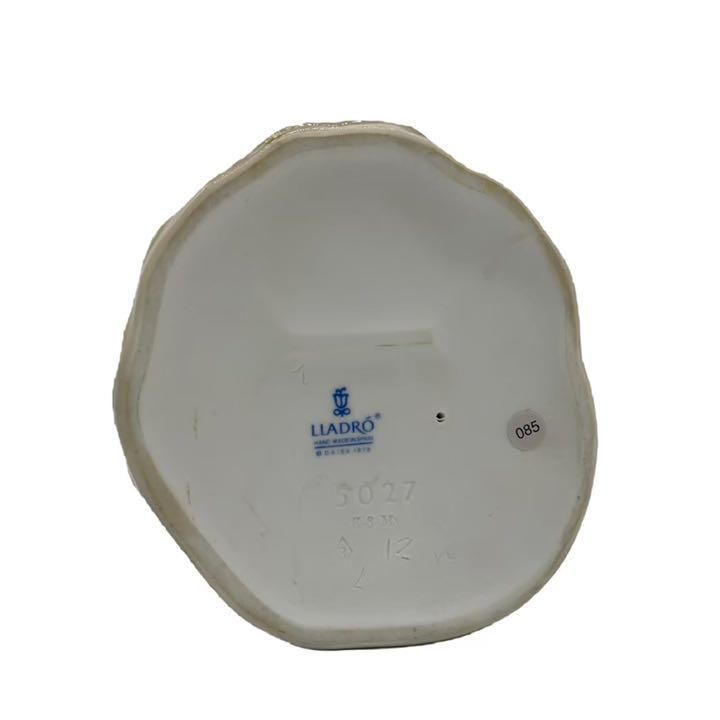 LLADRO リアドロ 置物 フィギュア 陶器 花 帽子 婦人 5027 - メルカリ