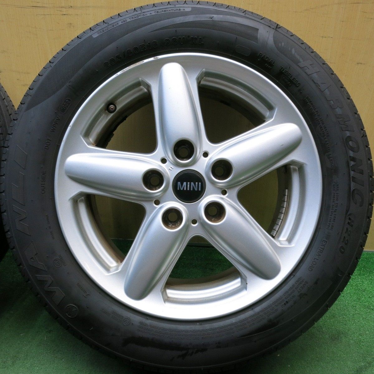 バリ溝 22年 9分 MINI ミニ クロスオーバー R60 純正 205 60R16 ワンリ HARMONIC H220 16インチ PCD120 5H 5092712HAノ