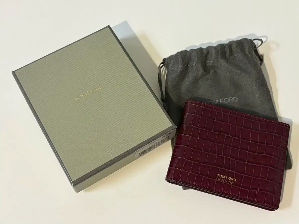 TOM FORD 二つ折り財布 ヘビ革 ブラウン トムフォード 二つ折り財布 ブラウン パイソン 中古 蛇 トムフォード