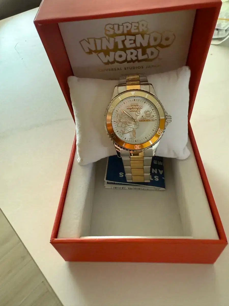 ユニバーサル スーパー 任天堂 ザ ワールド メタル 時計