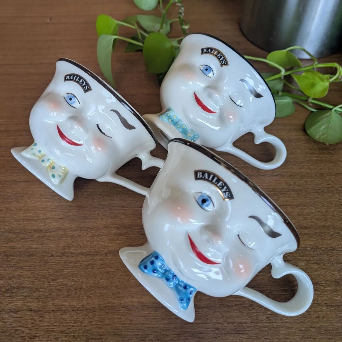 Baileys ベイリーズ ウィンキング フェイスカップ3点セット ヴィンテージ Baileys ベイリーズ ウィンキング フェイスカップ3点セット