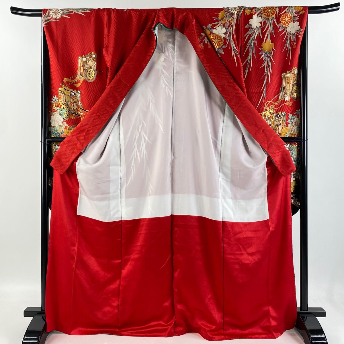 D363 振袖　御所車　波　金彩　正絹　着物　袷　極美品 振袖 身丈170.5cm 裄丈65cm M 袷 御所車 波 金銀彩 絞り 黒 正絹