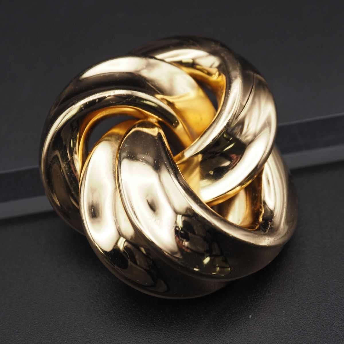 H018 クリスチャン ディオール Christian Dior GERMANY刻印 ゴールド ツイスト デザイン ブローチ